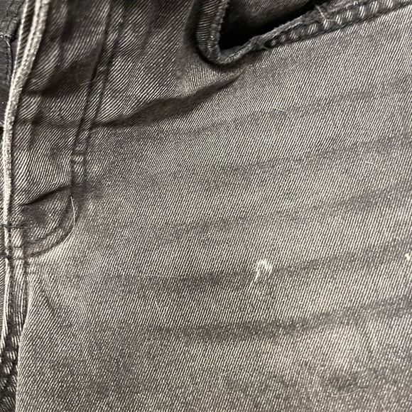 Shorts - Picture 3 of 5